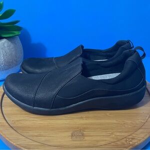 Cloudsteppers By Clarks Sillian Paz Slip-On Loafers Black Leather Flats Size 10M